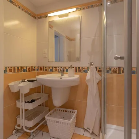 Ruhige Lage In Unterbilk Apartment Dusseldorf